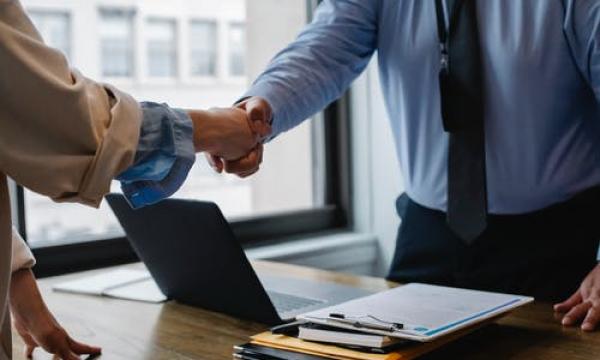 Avviso di selezione per 383 tirocini curriculari presso le Rappresentanze diplomatiche, gli Uffici Consolari e gli Istituti Italiani di Cultura del Ministero degli Affari Esteri.